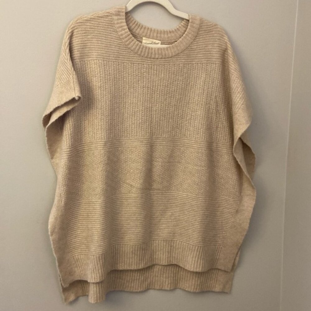 ⭐️Universal Threads Oatmeal Poncho Batwing sweater one size